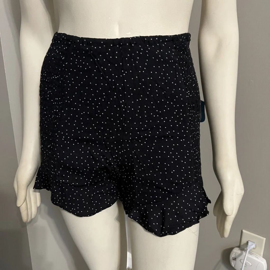 Chelsea & Violet High Rise Polka Dot Ruffle Bottom Elastic Waist Shorts Small